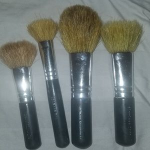 Set of 4 Bare minerals brushes